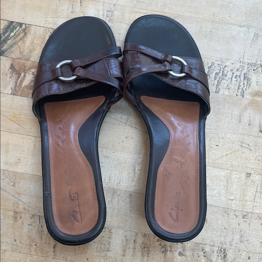 Clarks Women's Dark Brown Croc-Print Leather Slide Sandals with Silver Ring